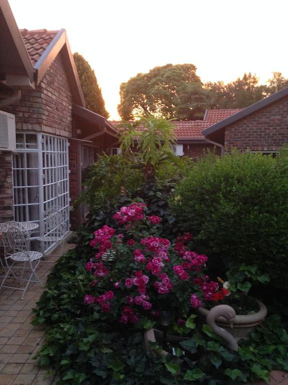 Anne'S Place Potchefstroom Zewnętrze zdjęcie